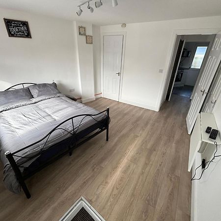 Modern & Cozy Gem - 10Min To City Center - Parking York Extérieur photo