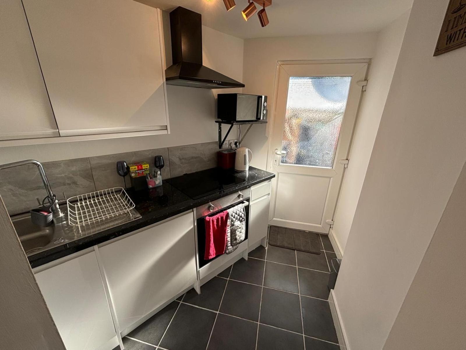 Modern & Cozy Gem - 10Min To City Center - Parking York Extérieur photo