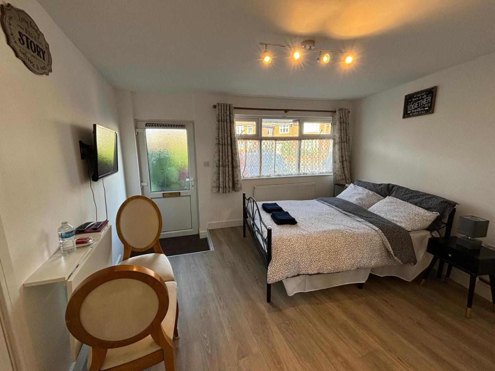 Modern & Cozy Gem - 10Min To City Center - Parking York Extérieur photo