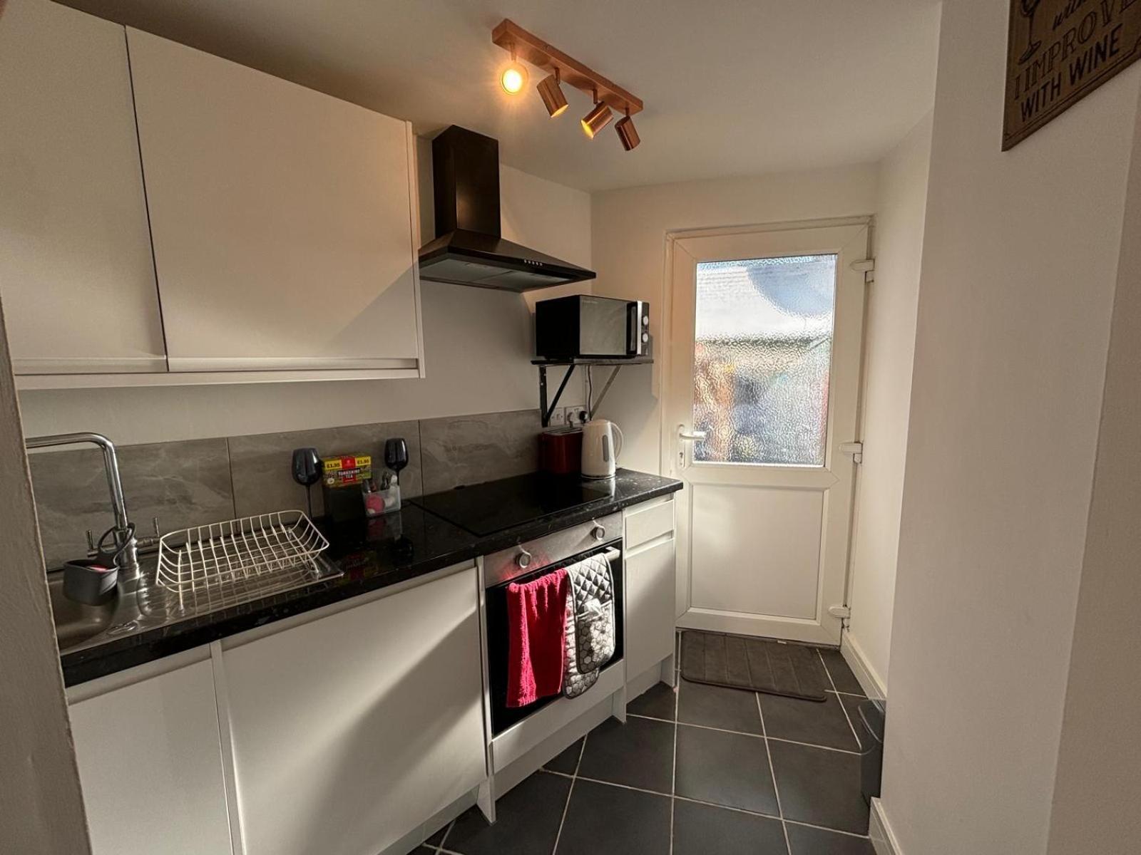 Modern & Cozy Gem - 10Min To City Center - Parking York Extérieur photo